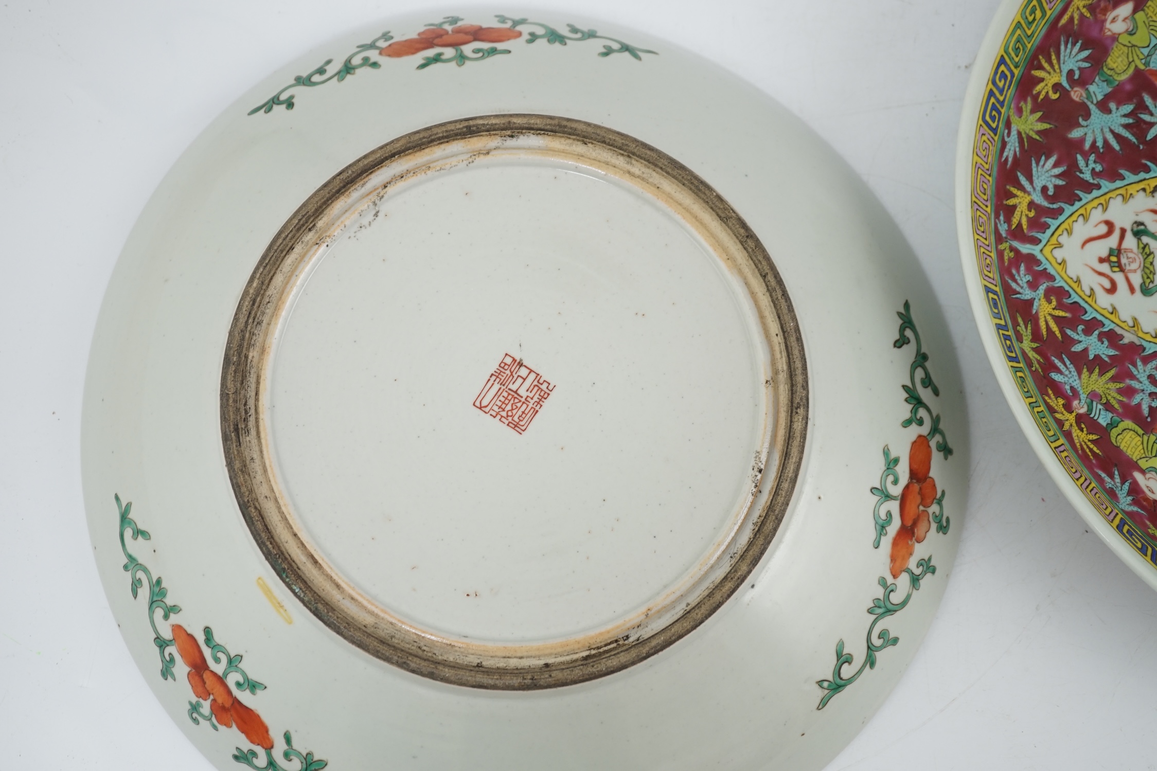 A pair of Chinese Bencharong enamelled porcelain dishes, Republic period, made for the Thai market